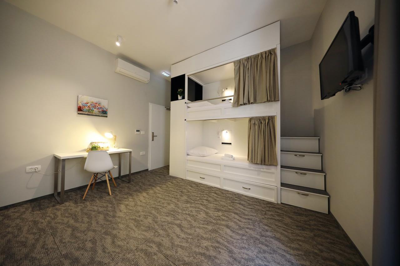 Downtown Boutique Hostel Zadar Exterior photo