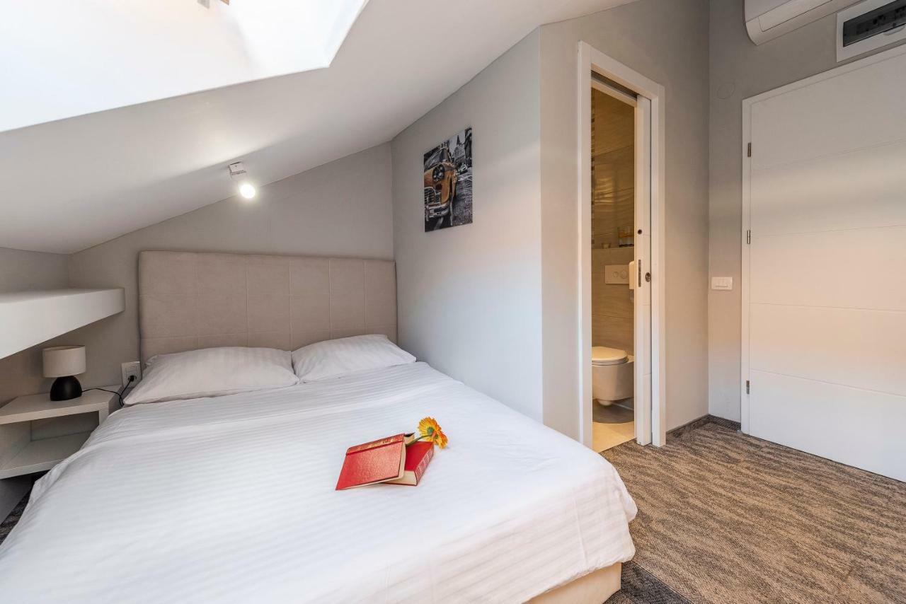 Downtown Boutique Hostel Zadar Exterior photo