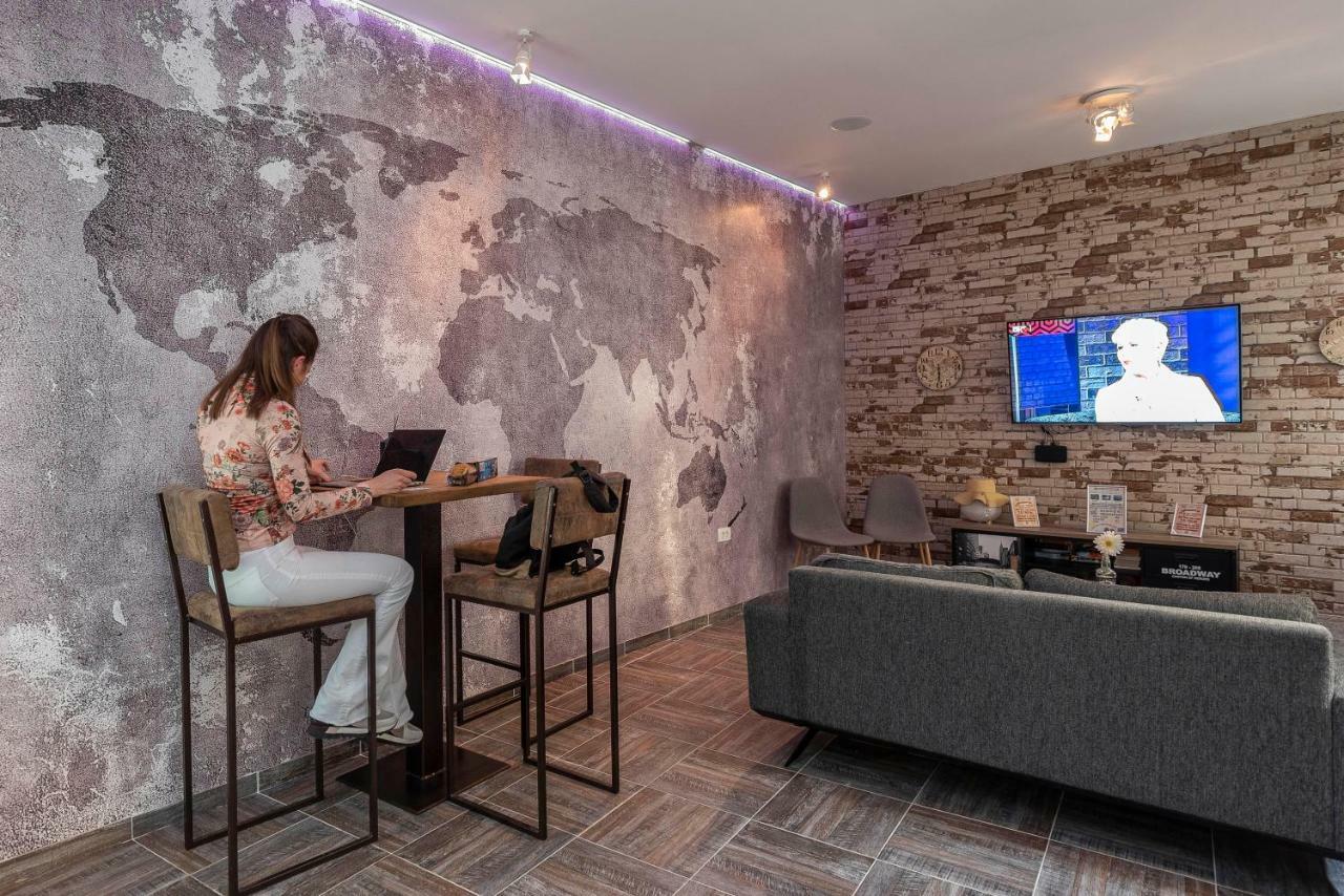 Downtown Boutique Hostel Zadar Exterior photo