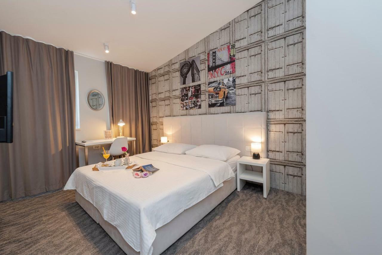 Downtown Boutique Hostel Zadar Exterior photo
