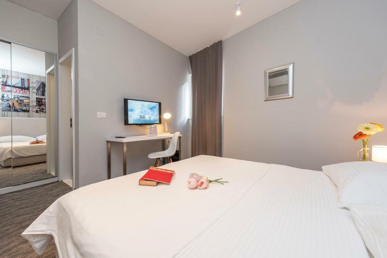 Downtown Boutique Hostel Zadar Exterior photo
